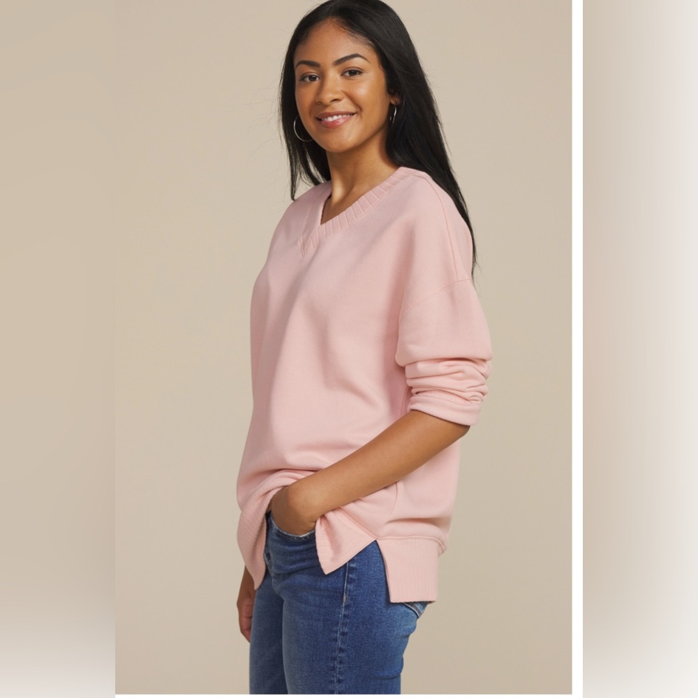 NWT Maurice’s soft v-neck sweatshirt, flattering side slits, relaxed fit M,peach